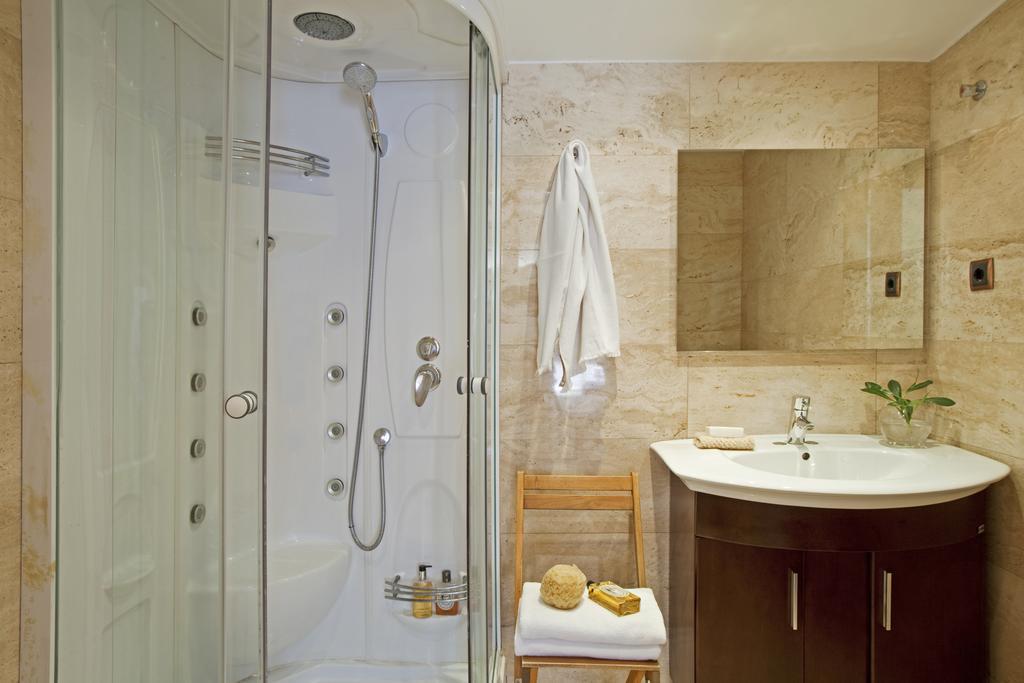 Ainb Las Ramblas-Colon Apartments Barcelona Buitenkant foto