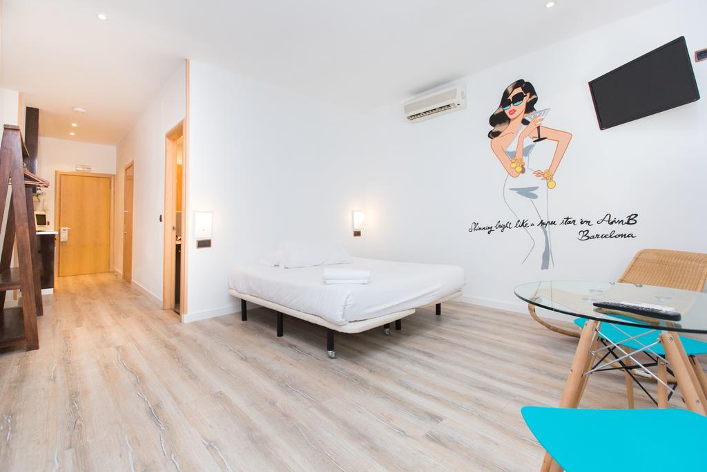 Ainb Las Ramblas-Colon Apartments Barcelona Buitenkant foto