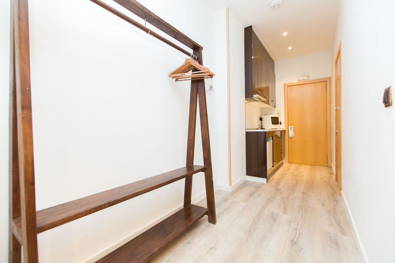 Ainb Las Ramblas-Colon Apartments Barcelona Buitenkant foto