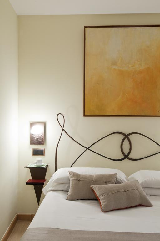 Ainb Las Ramblas-Colon Apartments Barcelona Buitenkant foto