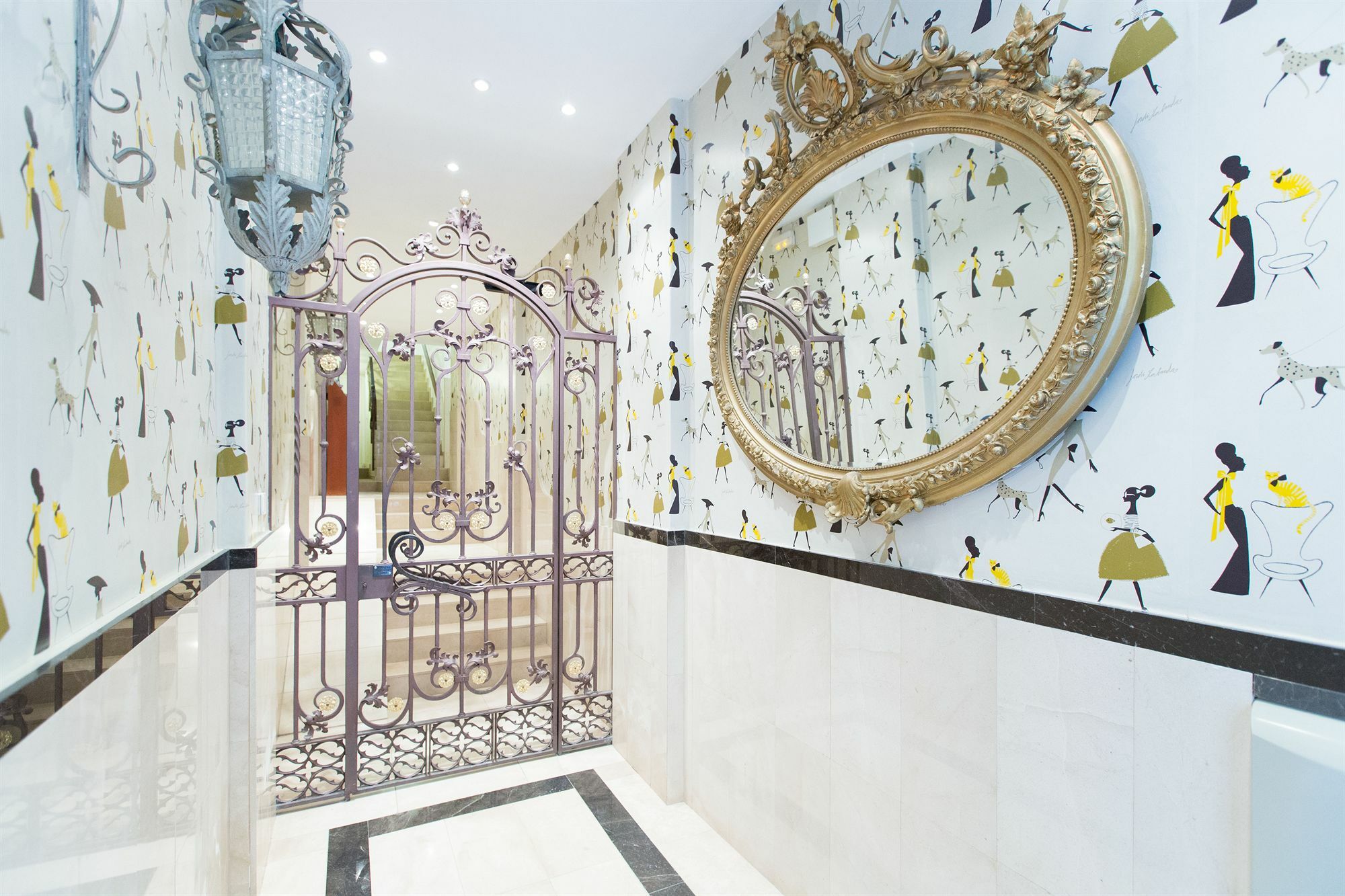 Ainb Las Ramblas-Colon Apartments Barcelona Buitenkant foto