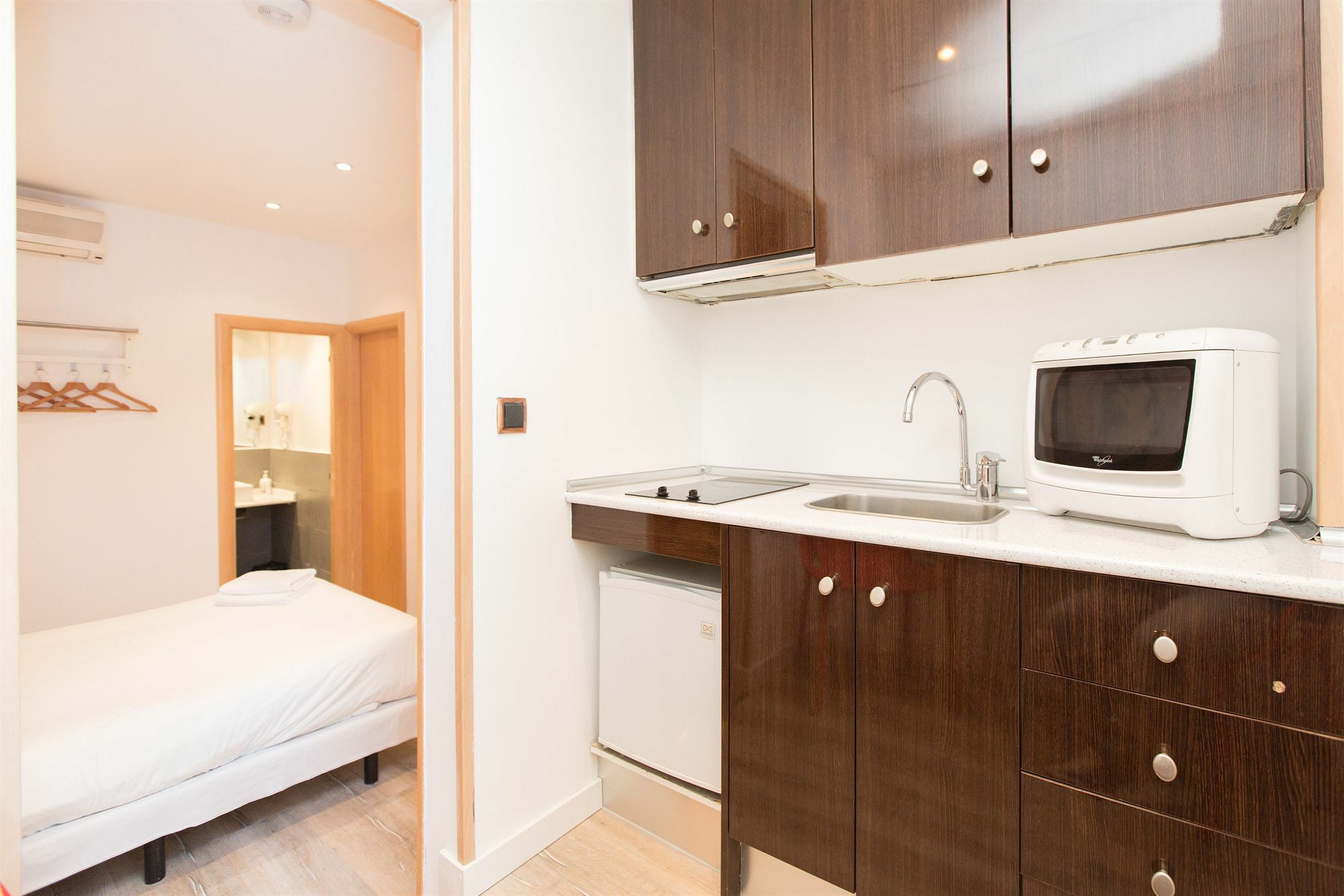 Ainb Las Ramblas-Colon Apartments Barcelona Buitenkant foto